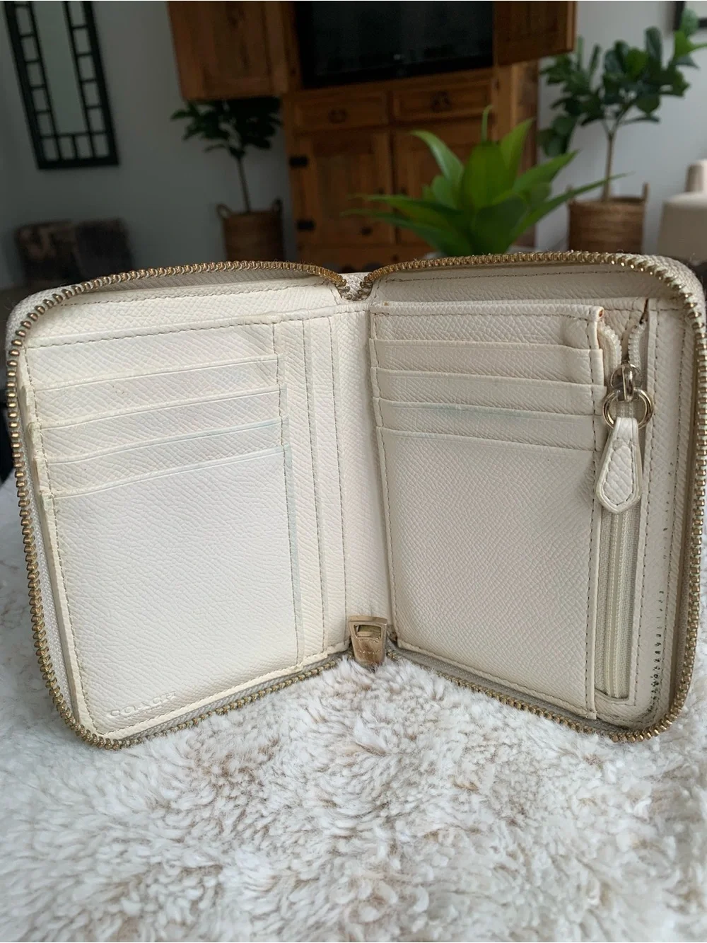 Coach compact zip